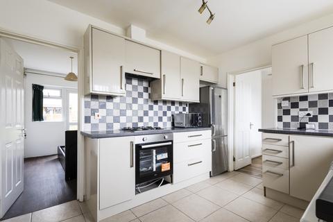 4 bedroom house to rent, Travellers Lane, Hatfiield, AL10