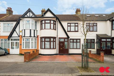 4 bedroom terraced house for sale, Widecombe Gardens, Redbridge IG4