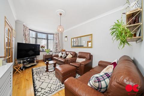 4 bedroom terraced house for sale, Widecombe Gardens, Redbridge IG4