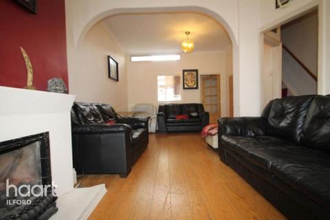 3 bedroom terraced house to rent, Paget Road, ILFORD