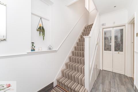 37 Albury Avenue, Isleworth, TW7 5HY