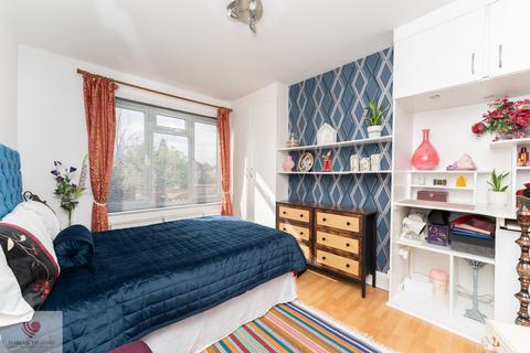 37 Albury Avenue, Isleworth, TW7 5HY