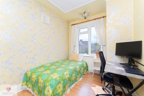 37 Albury Avenue, Isleworth, TW7 5HY