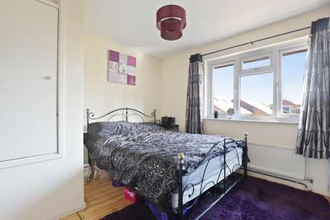5 Chartwell Way, London, SE20 8LX