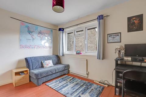 5 Chartwell Way, London, SE20 8LX