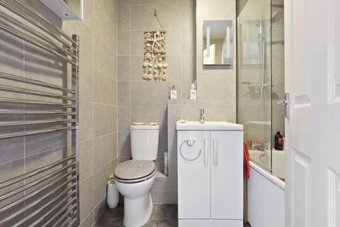 5 Chartwell Way, London, SE20 8LX