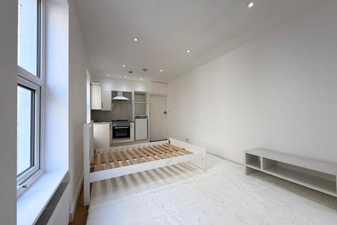 Studio to rent, Vaughan Road, Camberwell, SE5