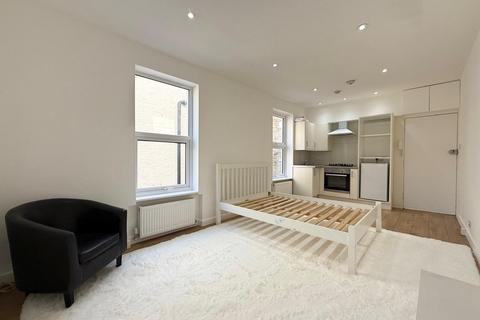 Studio to rent, Vaughan Road, Camberwell, SE5