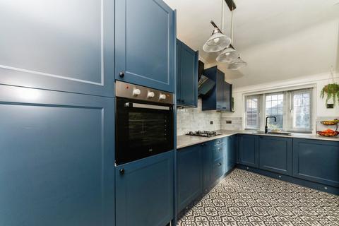 3 bedroom semi-detached house for sale, Elliston Street, Cleethorpes DN35