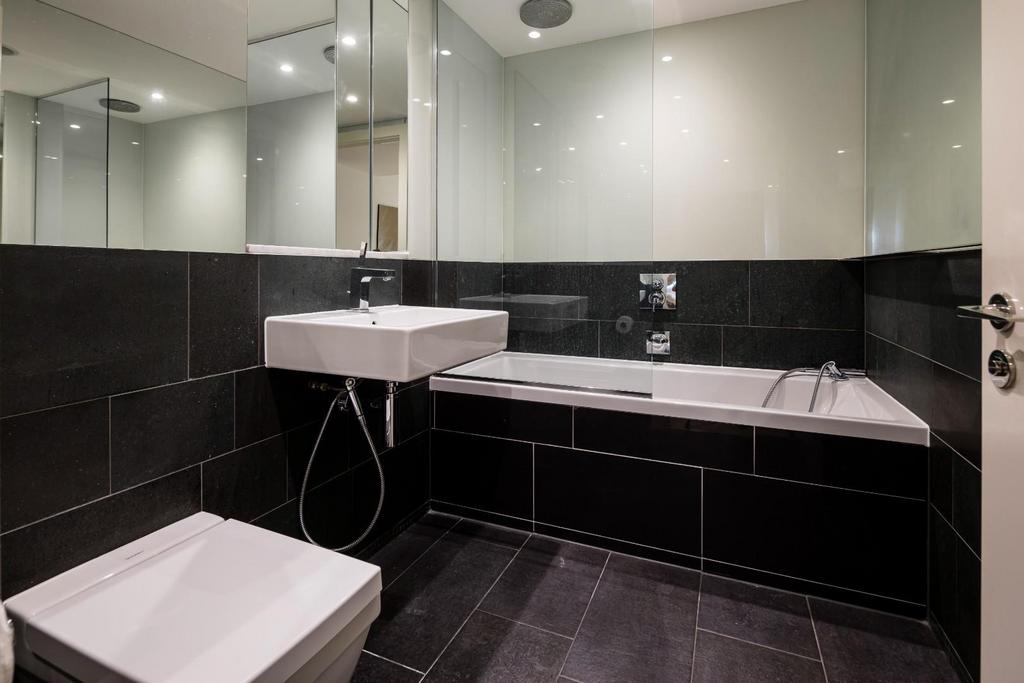 Caro Point En-Suite 1.jpg