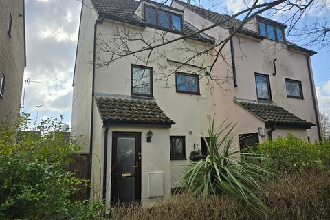 3 bedroom house to rent, Lark Rise, Martlesham Heath, Ipswich