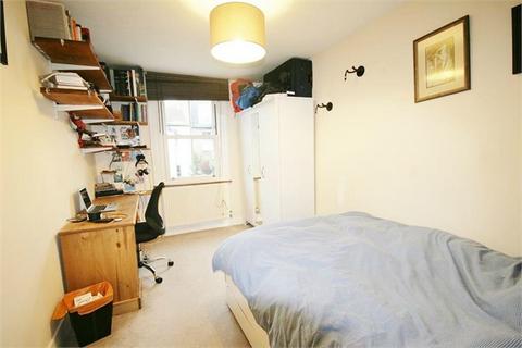 2 bedroom flat to rent, Edithna Street  Clapham North, London SW9