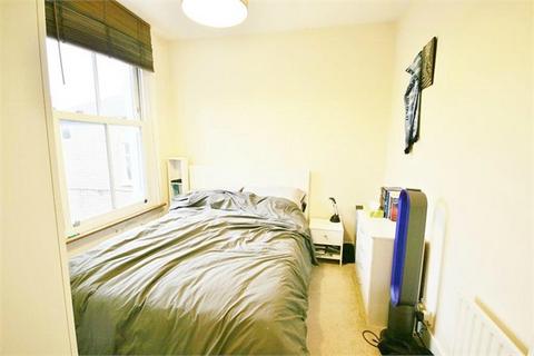 2 bedroom flat to rent, Edithna Street  Clapham North, London SW9