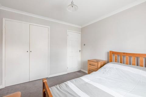 9 Cheniston Close, West Byfleet, KT14 6DQ