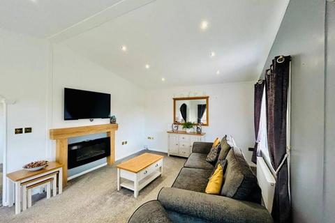 2 bedroom lodge for sale, Fitling Hull