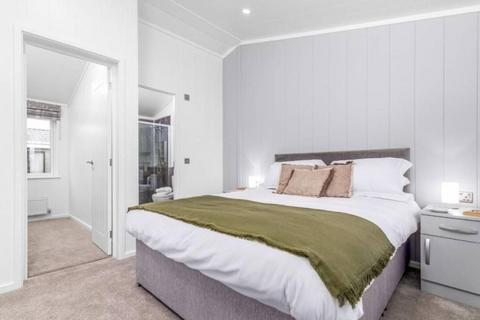 2 bedroom lodge for sale, Fitling Hull