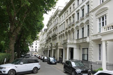 Studio to rent, Westbourne Terrace, London
