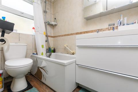 1 bedroom ground floor flat for sale, Wellington Street, Gravesend, Kent