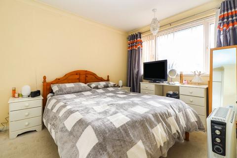 1 Aviary Walk, Bedford, MK41 7JD