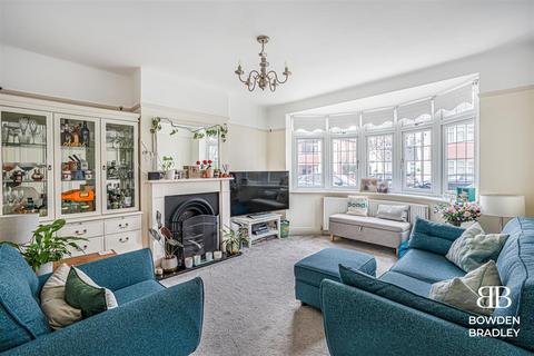 3 bedroom semi-detached house for sale, Penrith Road, Hainault