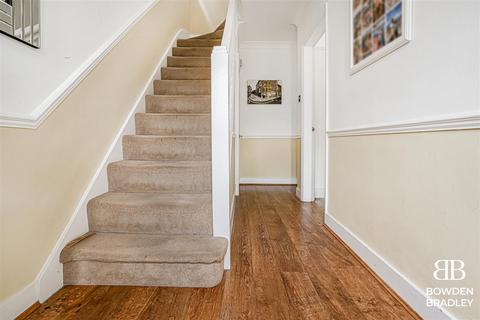 3 bedroom semi-detached house for sale, Penrith Road, Hainault