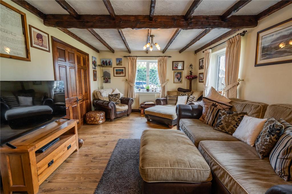 Living Room (2)