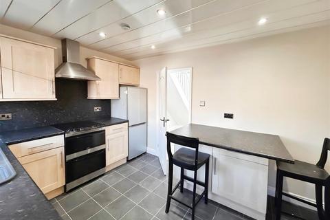 2 bedroom house to rent, East Stainton Street, South Shields
