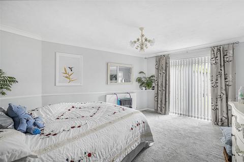 22 Bretts Field, Peacehaven, BN10 7UJ