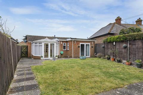 22 Bretts Field, Peacehaven, BN10 7UJ
