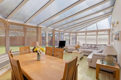 42 Windsor Gardens, Hamilton, ML3 0ND