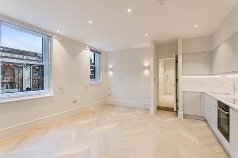Studio to rent, Goodge Street, London, W1T