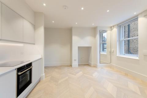 Studio to rent, Goodge Street, London, W1T