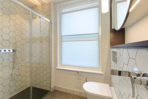 Studio to rent, Goodge Street, London, W1T