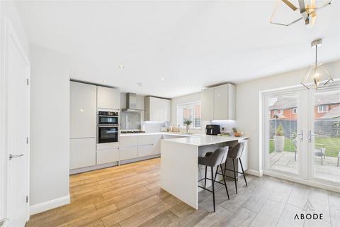 4 bedroom detached house for sale, Hayfield Drive, Tatenhill DE13
