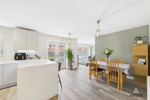 4 bedroom detached house for sale, Hayfield Drive, Tatenhill DE13
