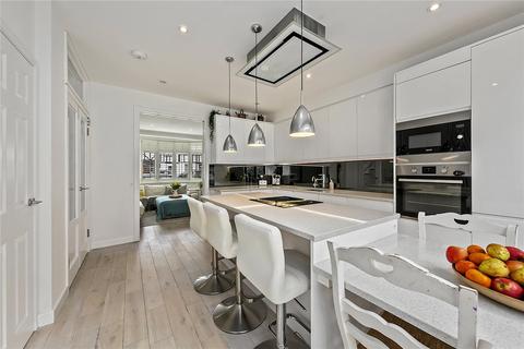 27 Castlegate, Richmond, TW9 2HL