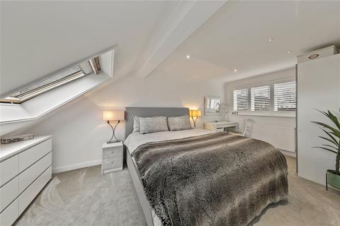 27 Castlegate, Richmond, TW9 2HL