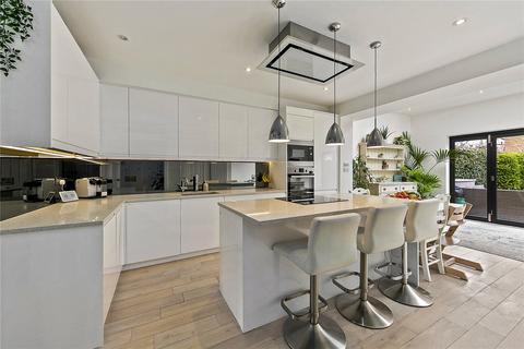 27 Castlegate, Richmond, TW9 2HL