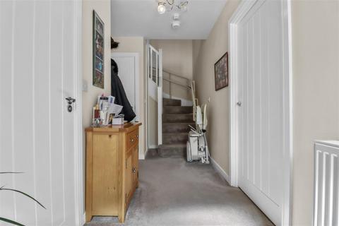 3 bedroom detached house for sale, Honeysuckle Avenue, Hellingly, Hailsham