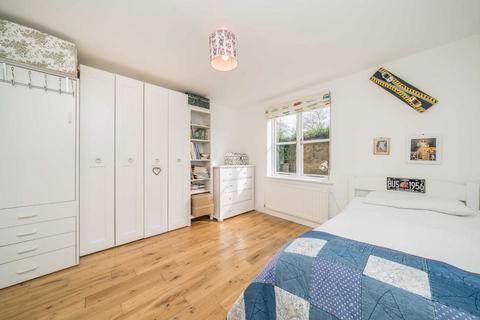 1 bedroom flat for sale, Kingsworthy Close, Kingston Upon Thames KT1