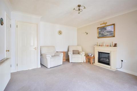 2 bedroom semi-detached bungalow for sale, Meadow Court, Merstham RH1