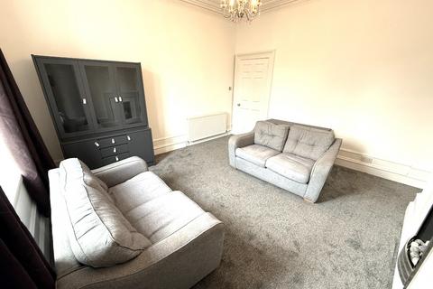 2 bedroom flat to rent, Holburn Street, Aberdeen, AB10