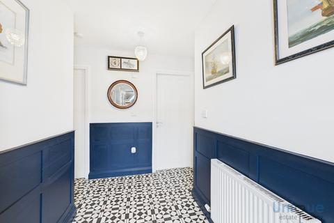 11 Benbow Close, Lytham St Annes, FY8 2TB