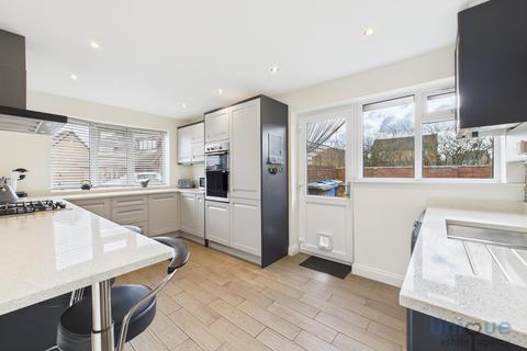 11 Benbow Close, Lytham St Annes, FY8 2TB