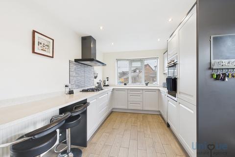 11 Benbow Close, Lytham St Annes, FY8 2TB
