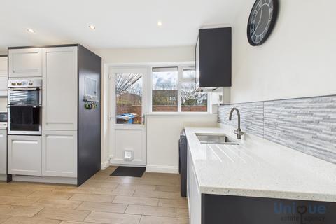 11 Benbow Close, Lytham St Annes, FY8 2TB