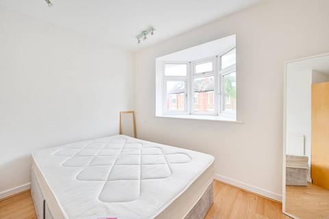3 bedroom maisonette to rent, Webster Gardens, Ealing Broadway, London, W5