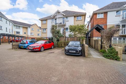 2 bedroom maisonette for sale, Highmoor, Marina, Swansea