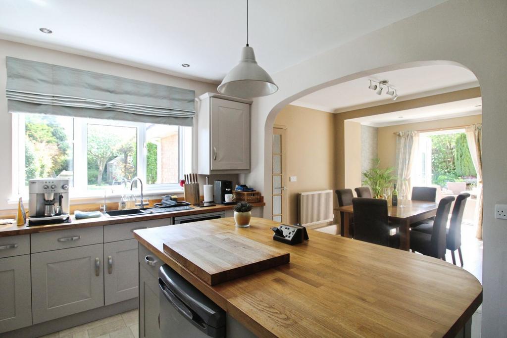 Kitchen / Breakfast Room