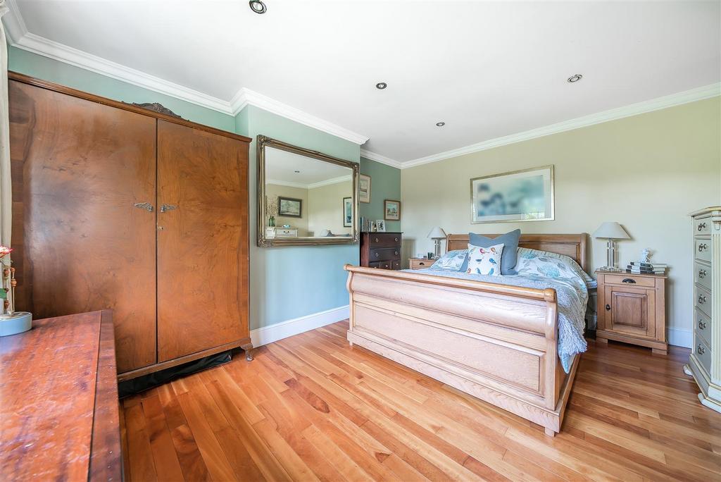 Master Bedroom.jpg